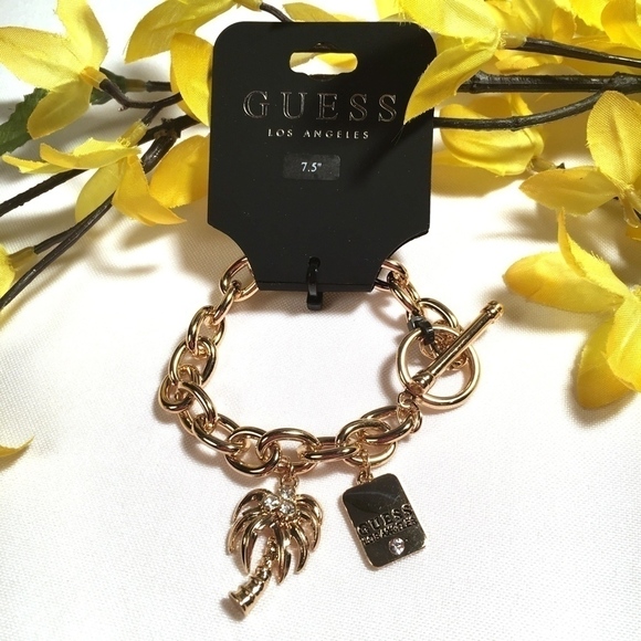 𝅺3/$29! GUESS Gold Charm Bracelet Palm Tree - Picture 2 of 7